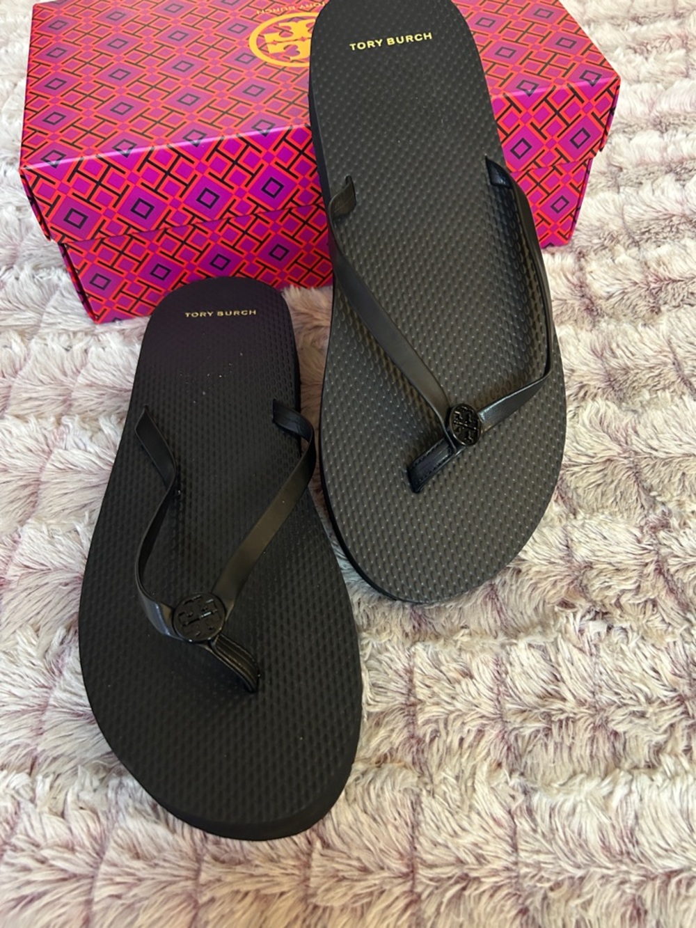 Tory Burch Black platform flip flop sandals with leather straps size 11 New